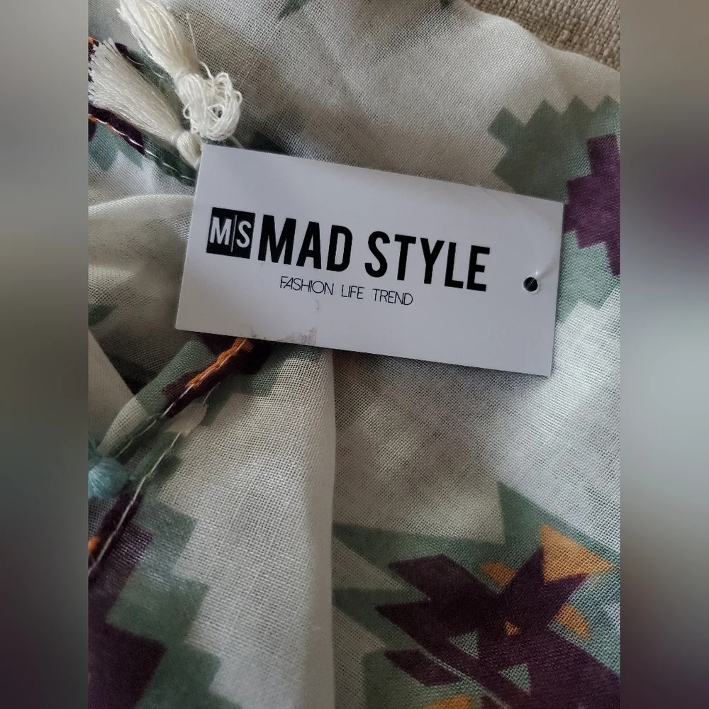 MAD STYLE Tassel Scarf