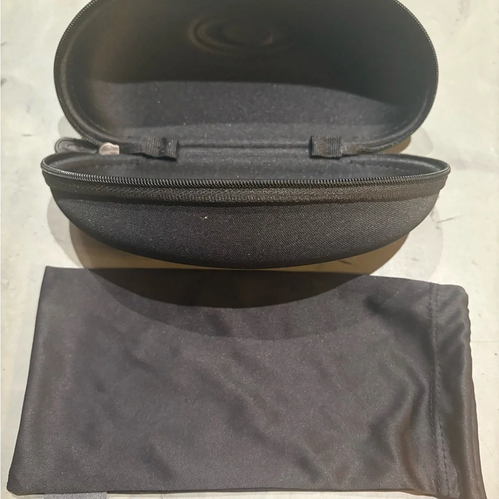Oakley stylish case