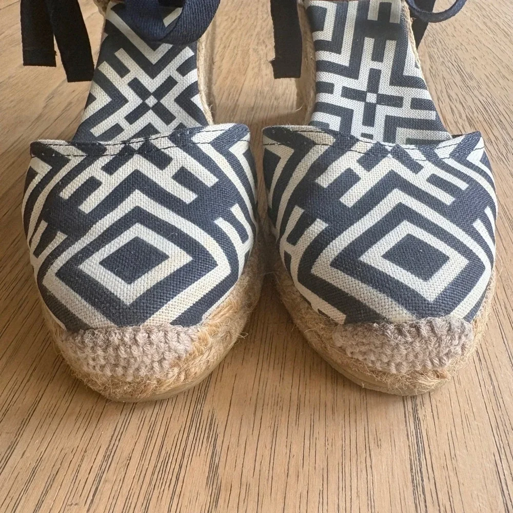 Tory Burch good excellent