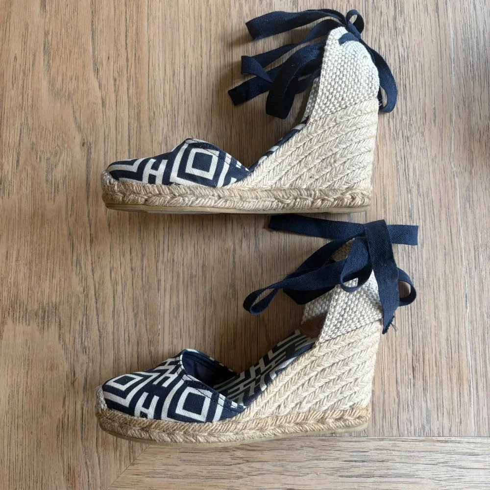 Tory Burch good excellent