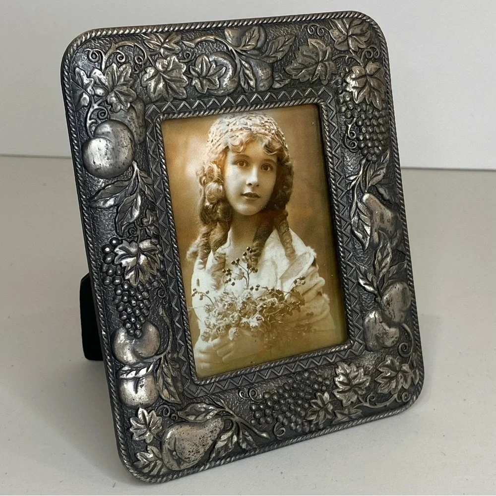 Vintage Ornate Heavy Metal Photo Frame Silver Fruits Design 3.5x2.5 Pic Taiwan