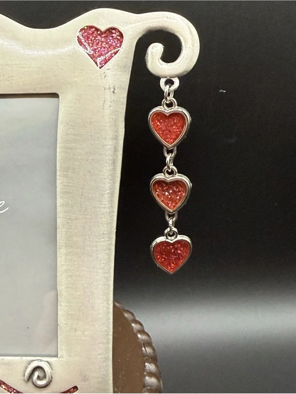 CUTE VTG 4x6 CHARLOTTE RUSSE PICTURE FRAME Glitter Dangling Hearts Pewter