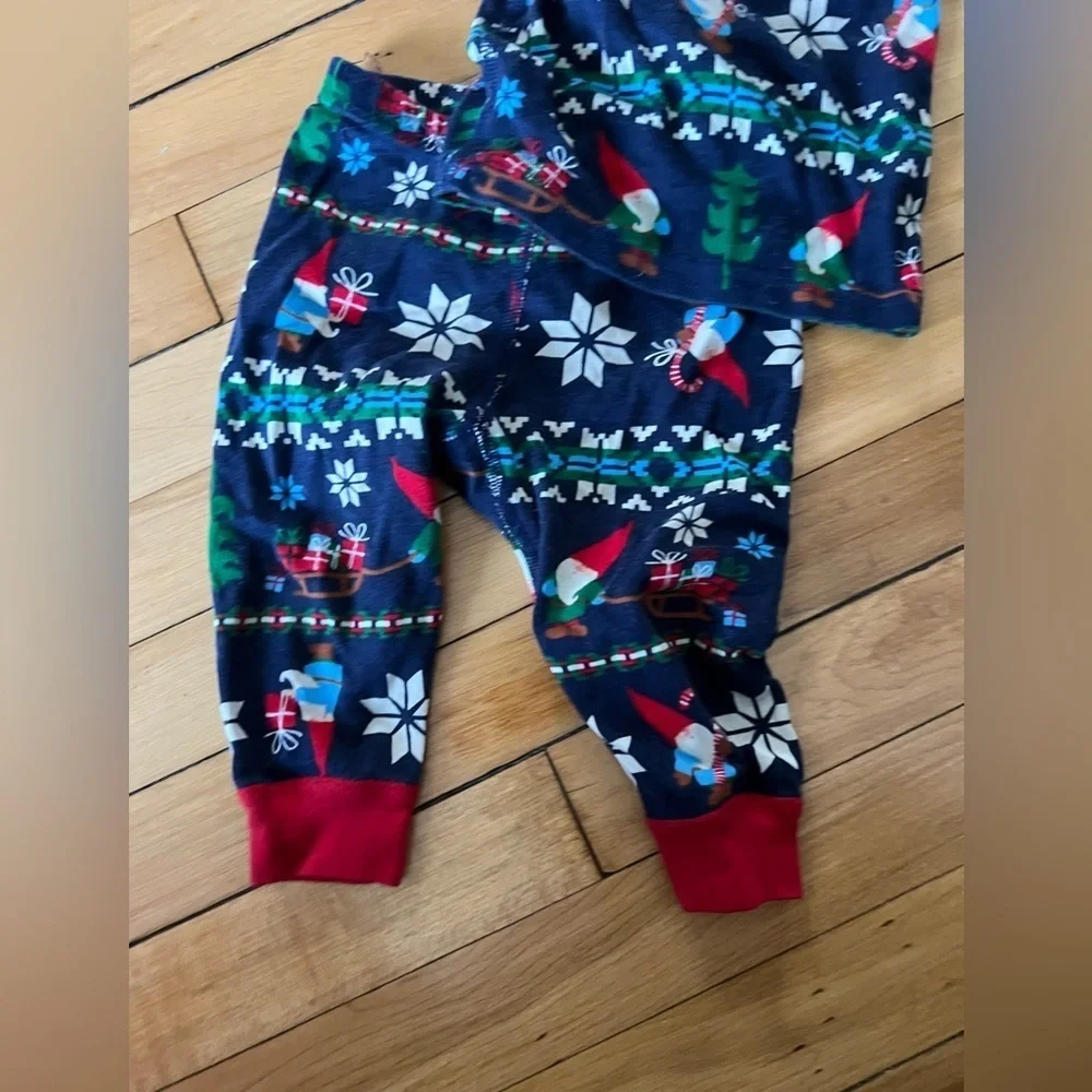 Hanna Andersson Gnome‎ Christmas two piece pajama set long sleeve