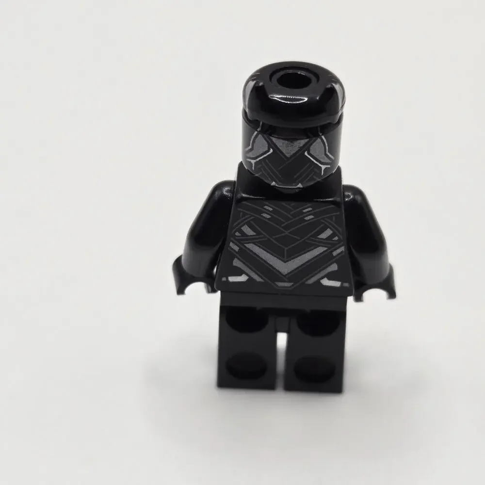 Lego Black Panther Minifigure w/ Claw Necklace - Set 76047 - (sh0263)