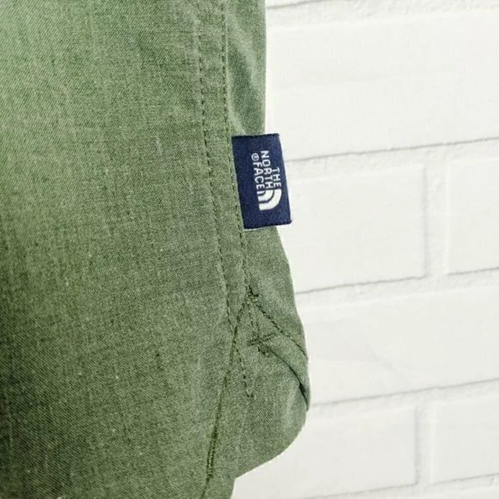The North Face Green Heathered‎ Button Down short sleeve shirt Size small
