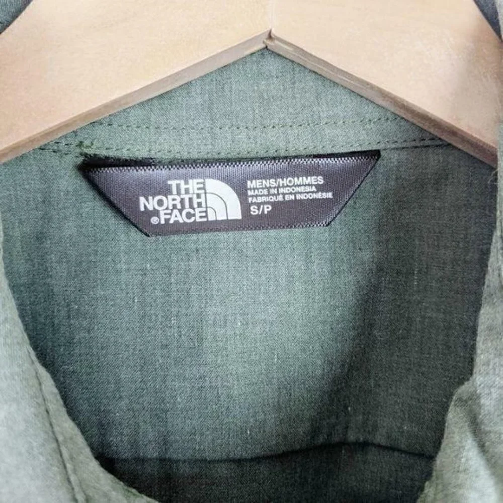 The North Face Green Heathered‎ Button Down short sleeve shirt Size small