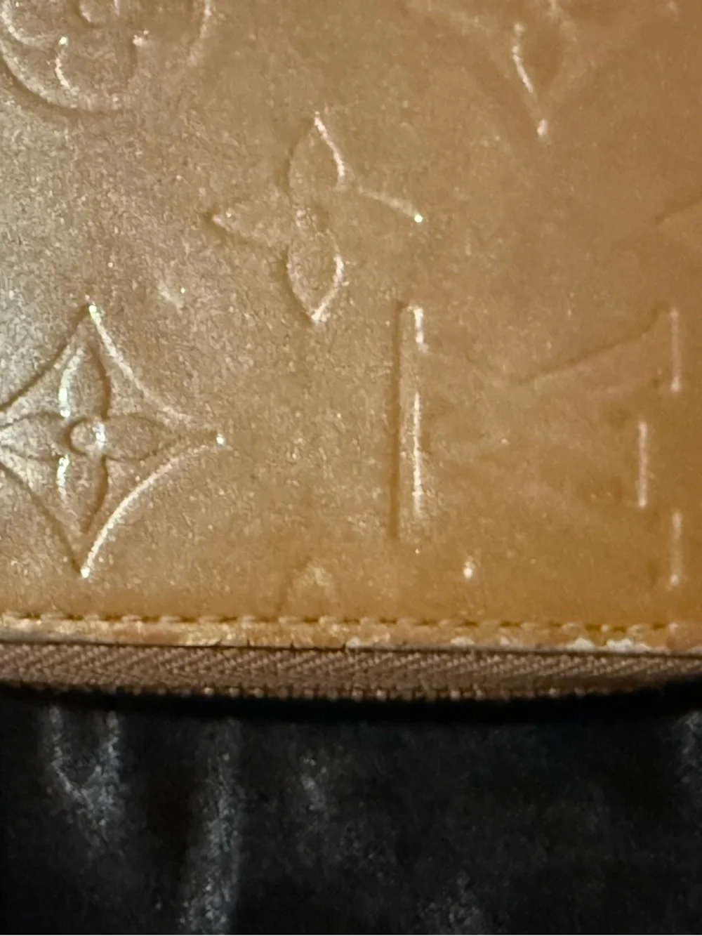 Louis Vuitton authentic compact