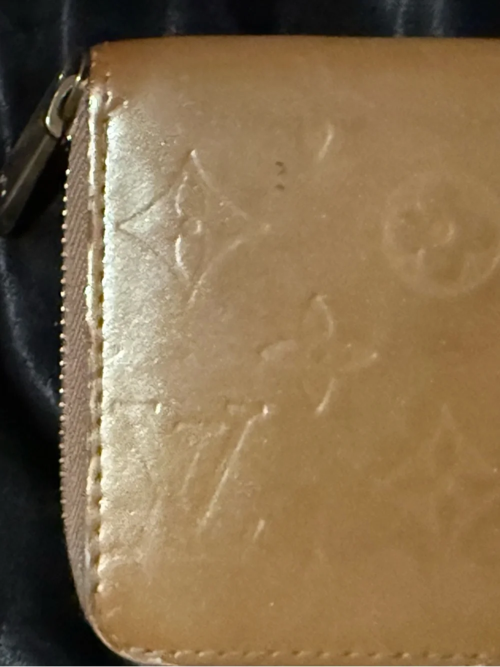 Louis Vuitton authentic compact