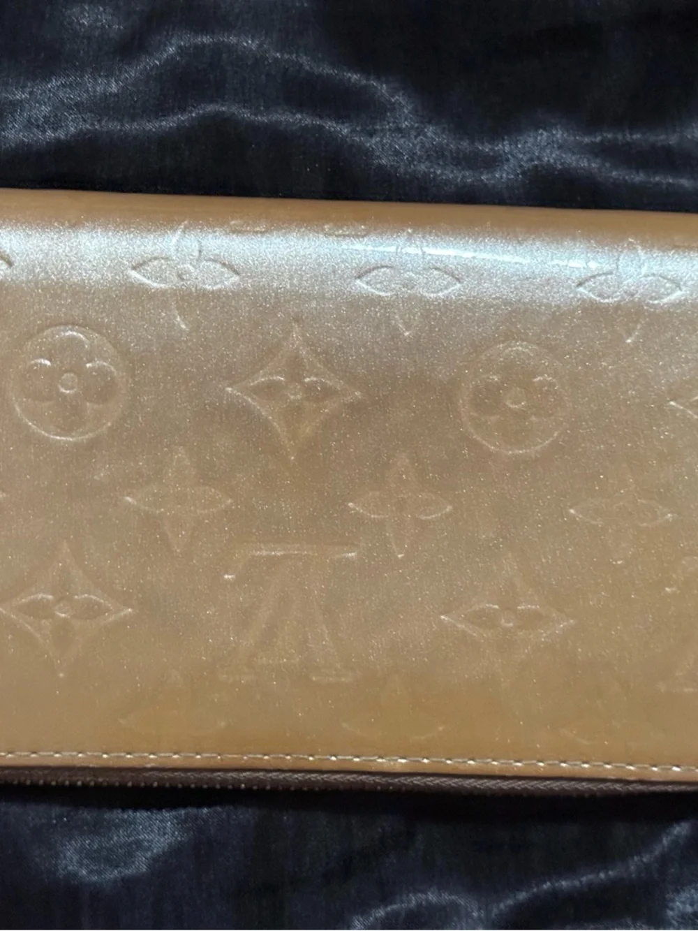 Louis Vuitton authentic compact