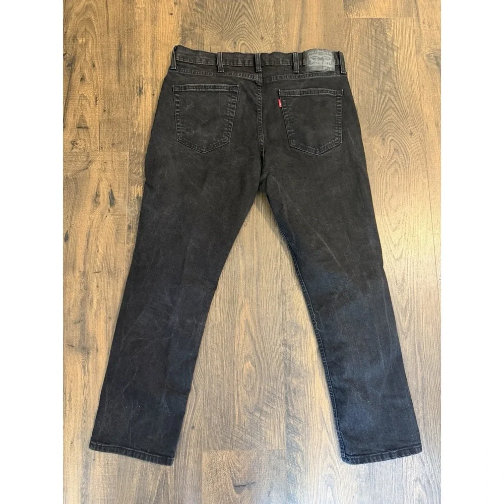 Levis leg ensures features