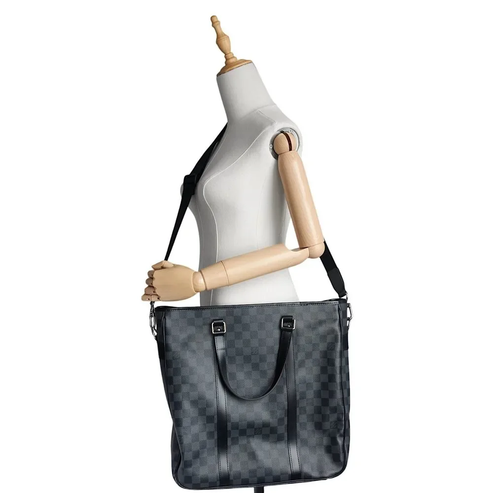 Louis Vuitton damier graphite