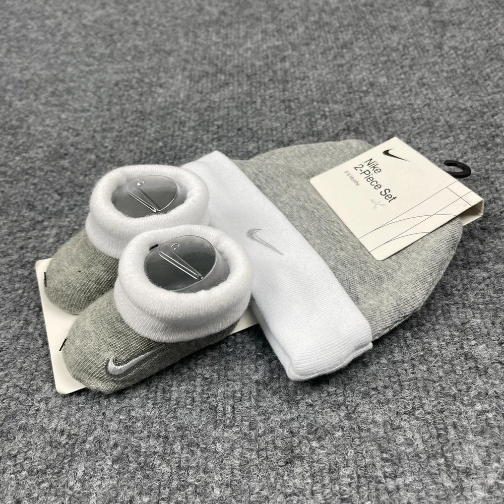 Nike Baby Beanie Hat and Booties 2-Piece Set 0-6 Months Grey White Swoosh NWT