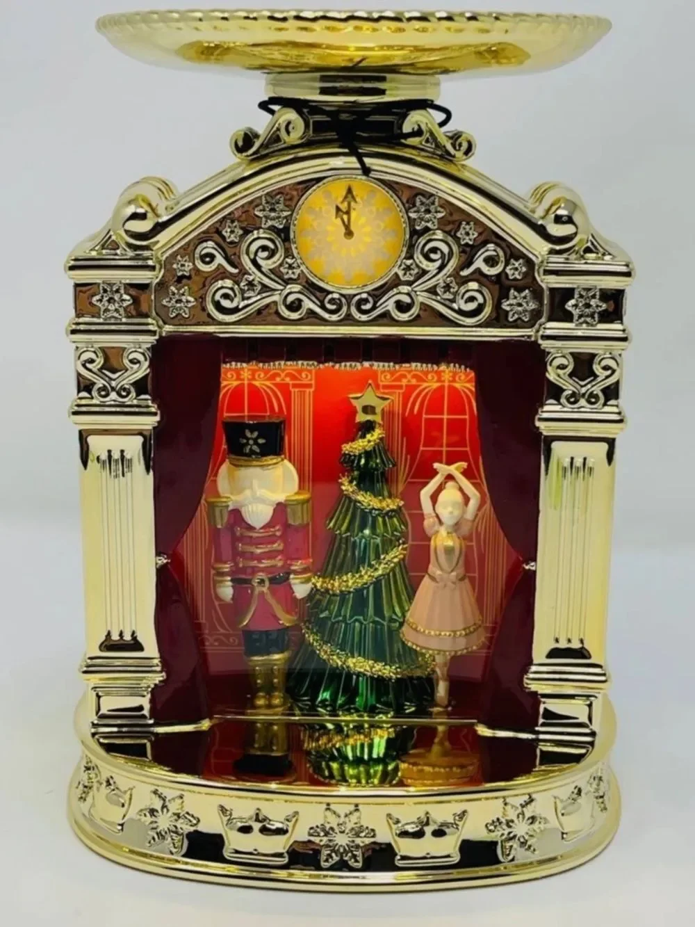 Bath & Body Works Gold Nutcracker 3 Wick Lighted Candle Holder!