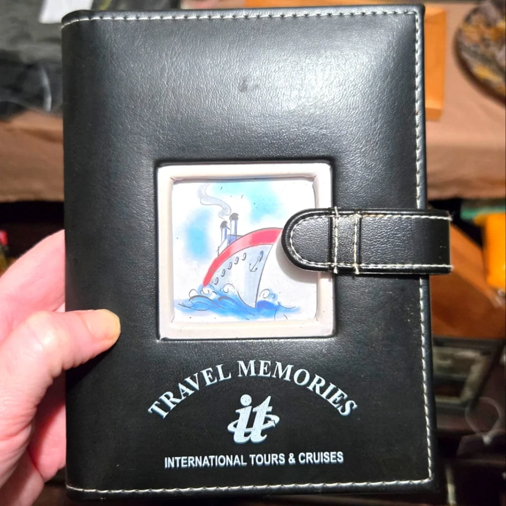 TRAVEL MEMORIES PHOTO ALBUM