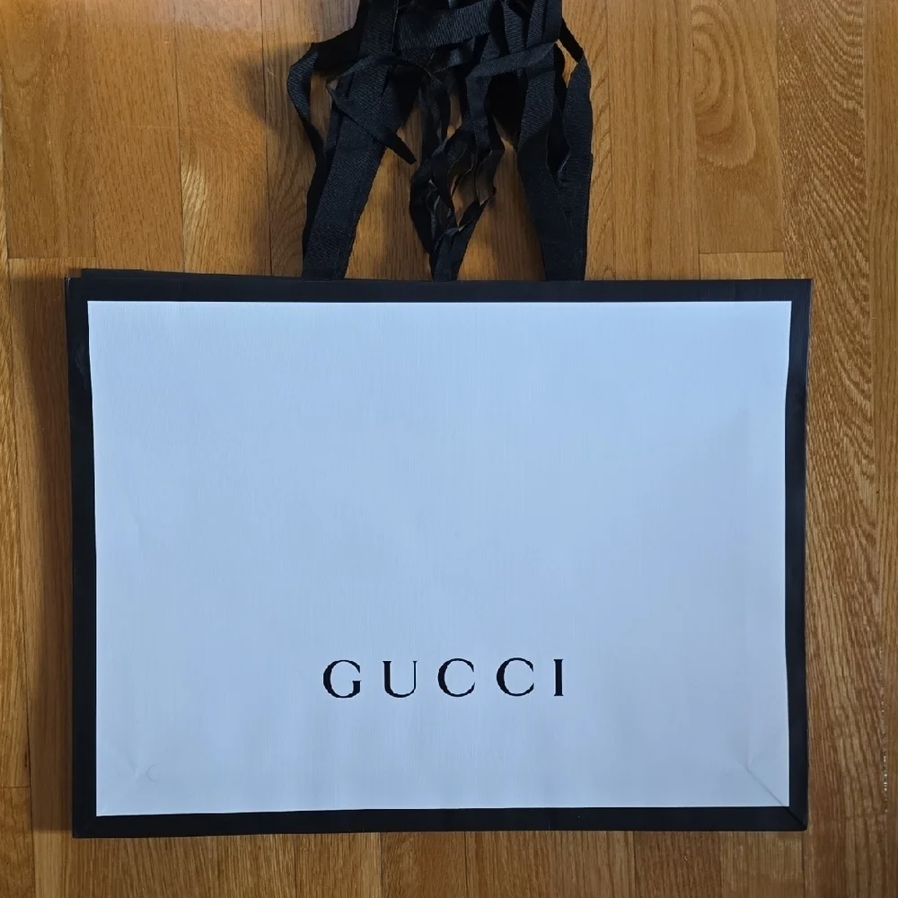 NEW SET OF 4 GUCCI GIFT HOLIDAY BAGS 19