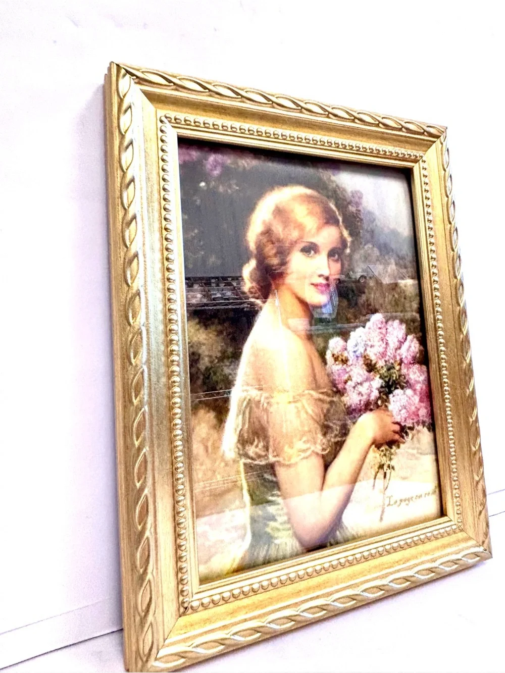 Lawrence Frames items feel