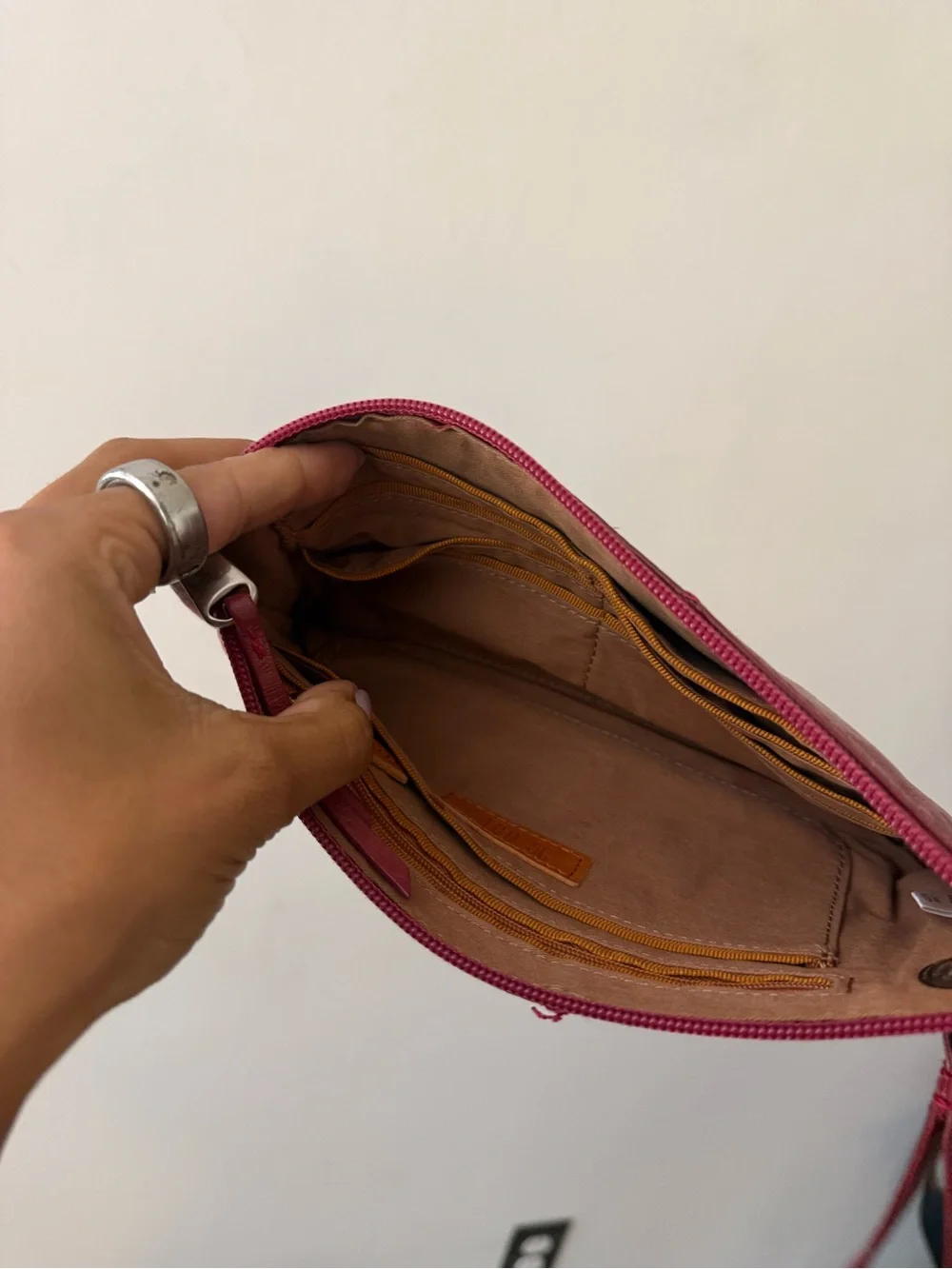 HOBO sleek leather