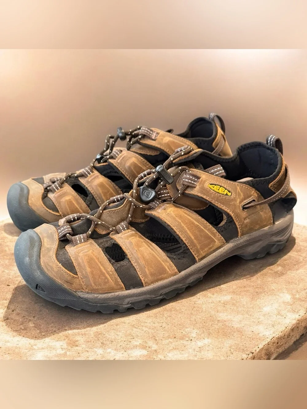 KEEN Men's Targhee III Waterproof Sandals Size 10