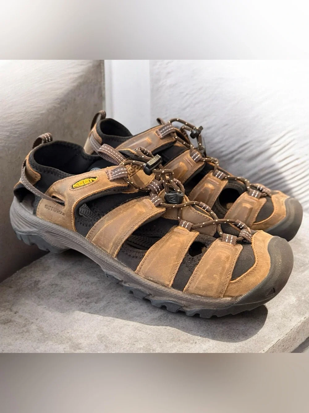 KEEN Men's Targhee III Waterproof Sandals Size 10