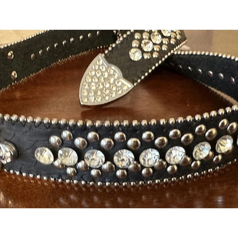 N/A women black