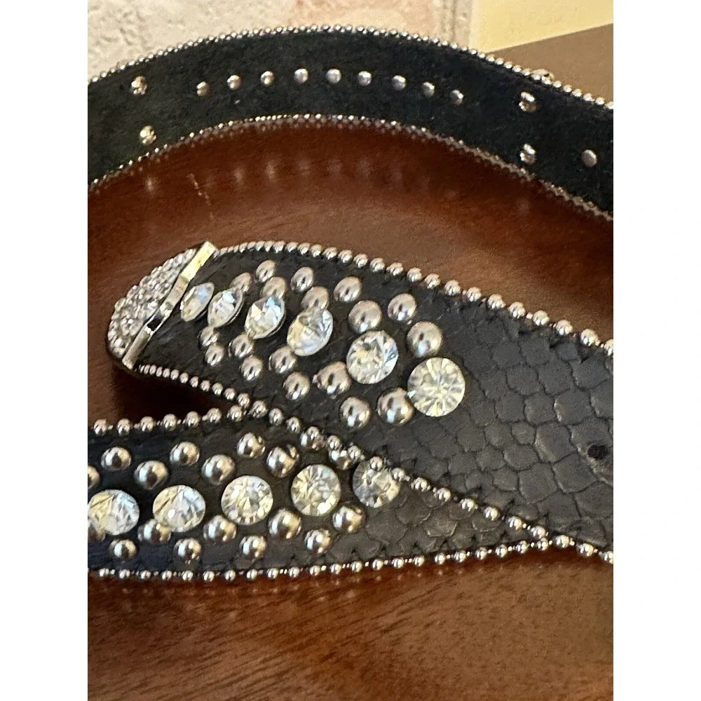 N/A women black
