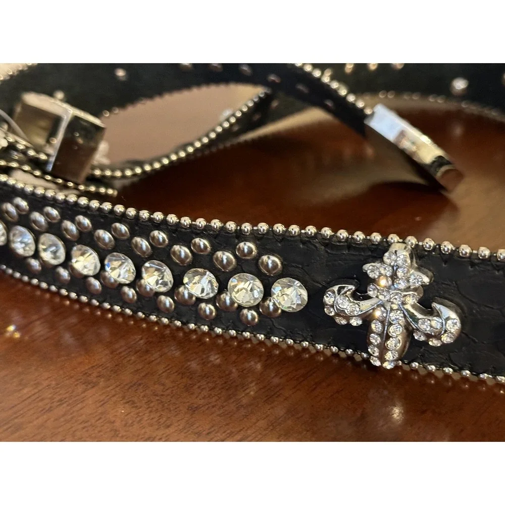 N/A women black