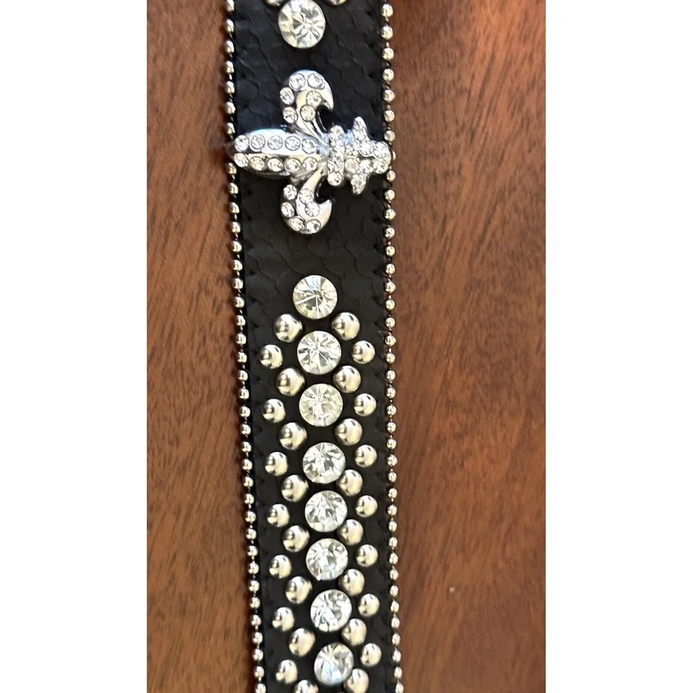 N/A women black
