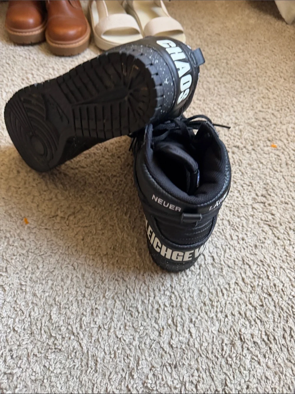 Nike undercover DQ4121-001 Black High-Top Sneakers with Subtle Speckle Sole
