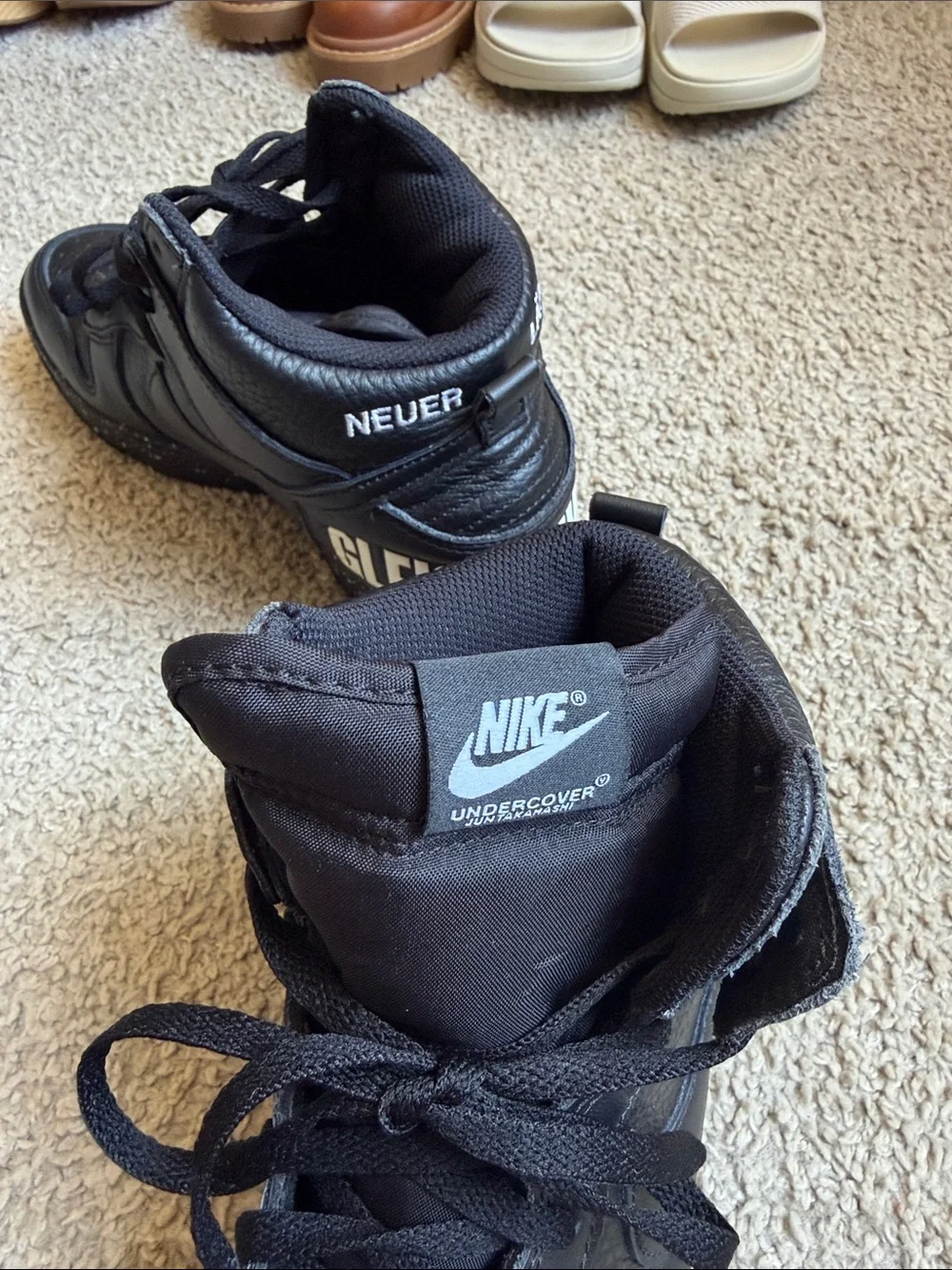 Nike undercover DQ4121-001 Black High-Top Sneakers with Subtle Speckle Sole