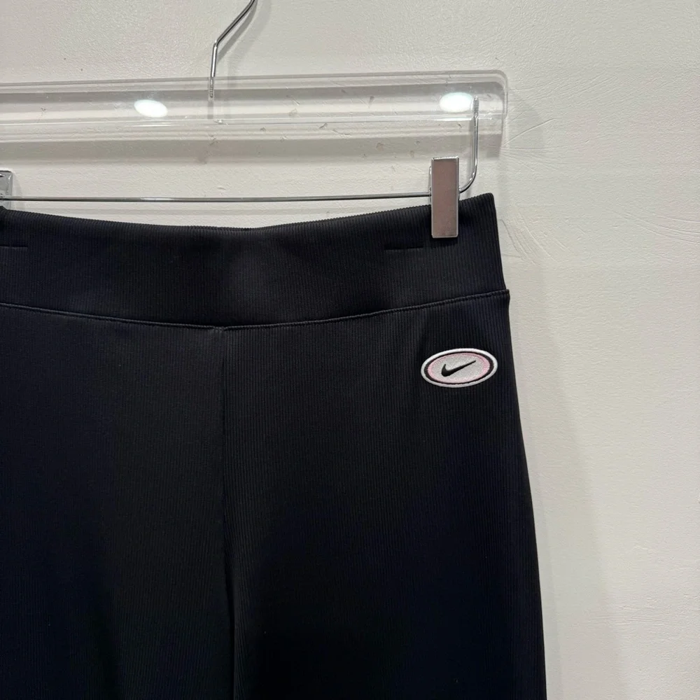 Nike ribbed black