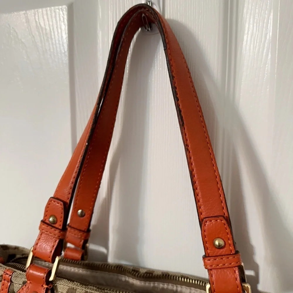 Michael Kors mk signature