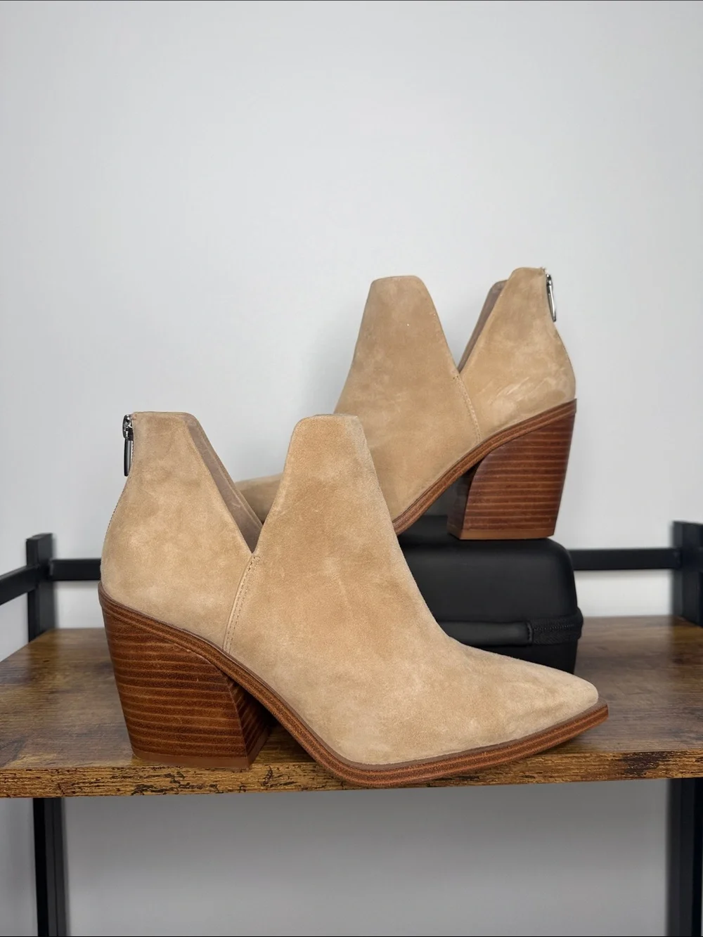 Vince Camuto Suede Gigietta Bootie Size 9.5