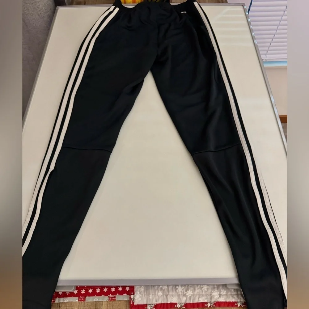 adidas classic tiro
