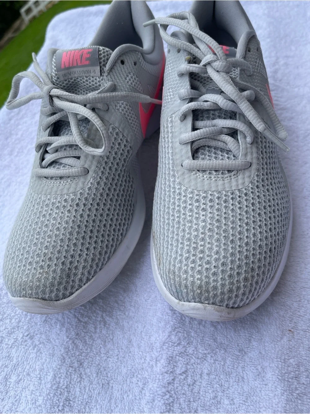 Nike revolution running