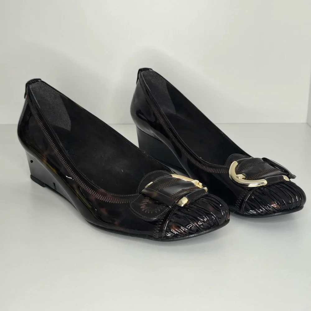 Stuart Weitzman tone gold patent