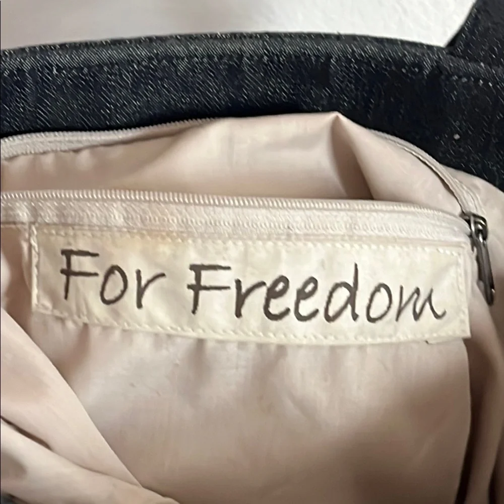 Sak Saum sleek denim