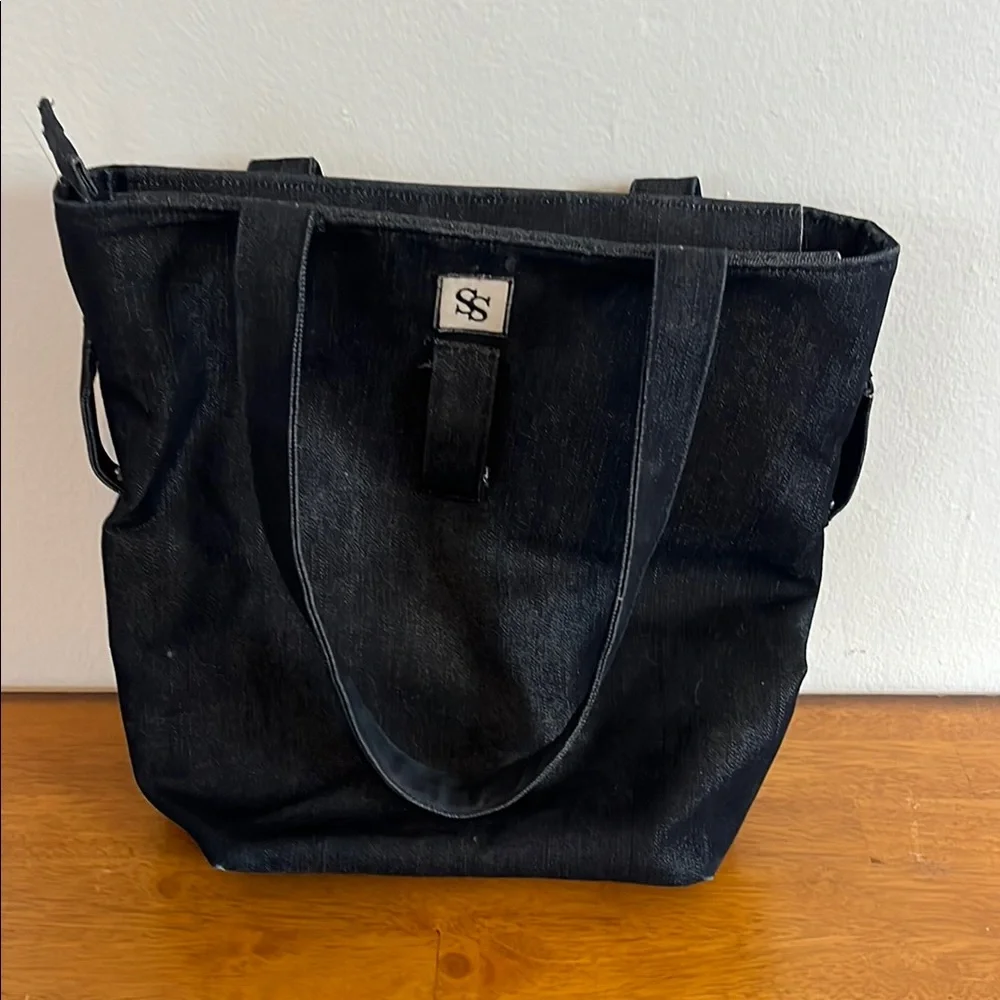 Sak Saum sleek denim