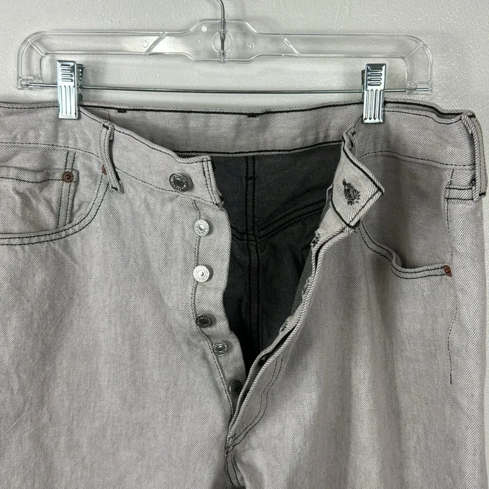 Levis Button Fly 501 Straight Fit Jeans Men's 40/30 Actual 38/28‎ Light Gray