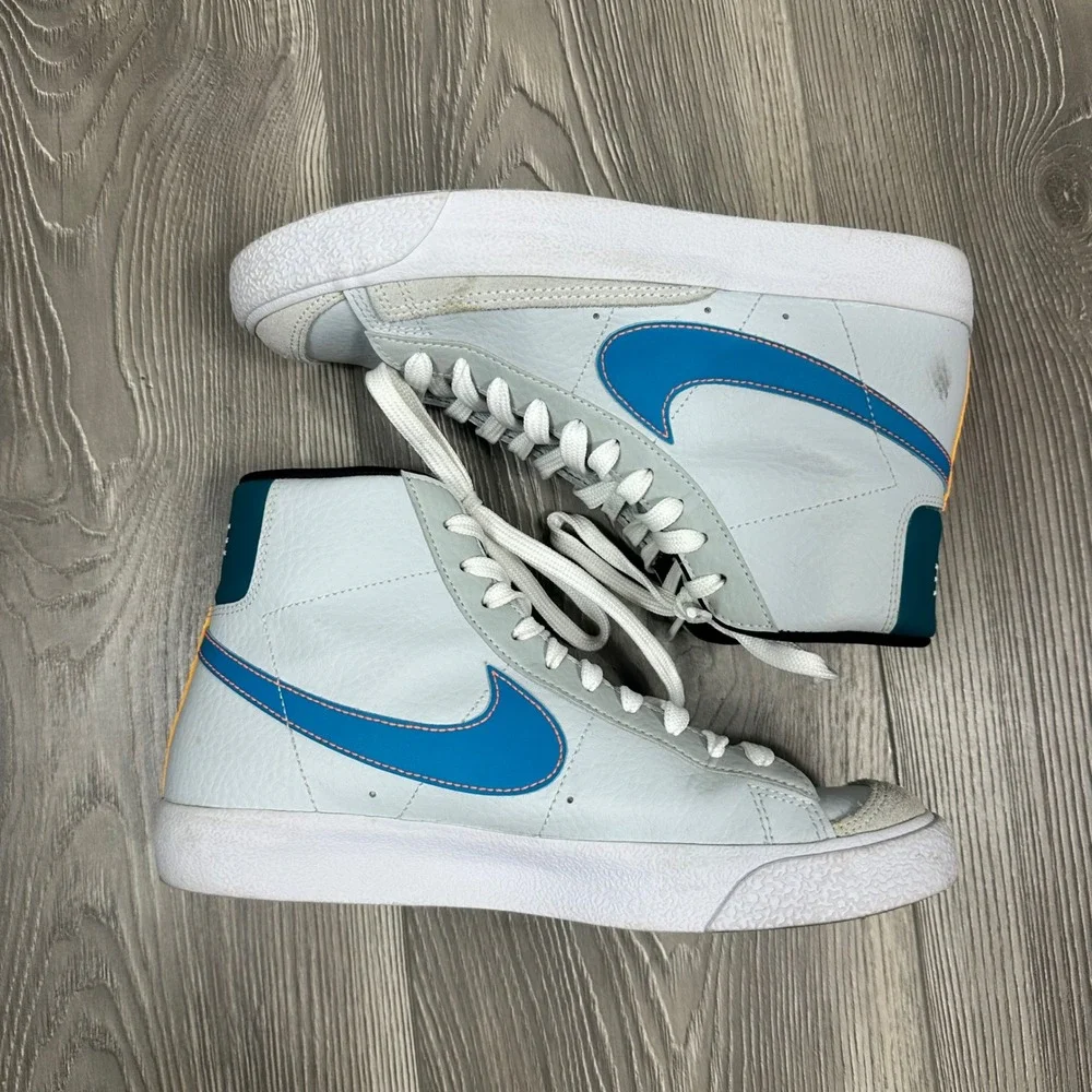 Nike Youth 6/ Women 7.5 Blazer Mid 77 Pure Platinum Laser Blue Sneaker