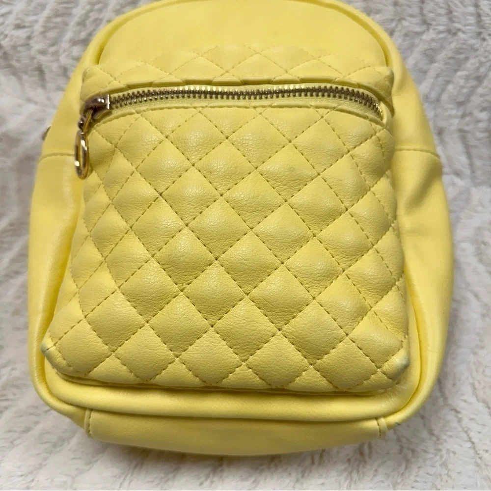 Art class brand, super cute lemon yellow vegan backpack