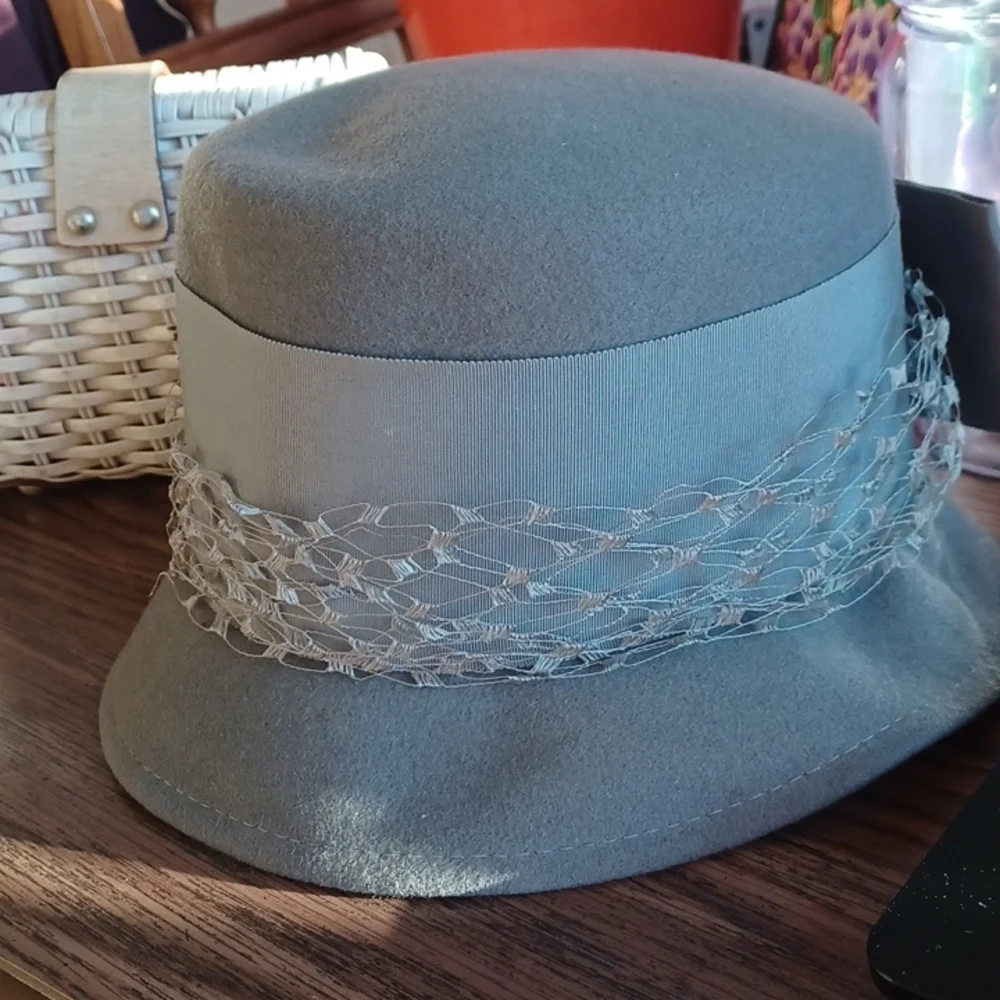 VINTAGE ROYCE HAT VAIL BOW  EXCLUSIVE/NEUMANN ENDLER