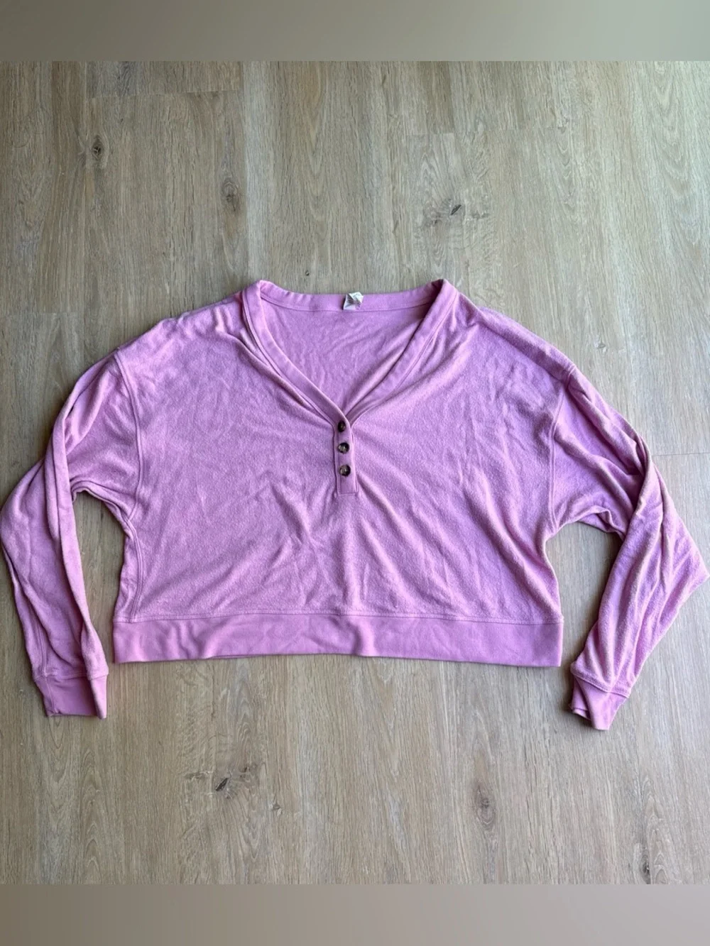 Alo Women’s Pink Button-Detail V-Neck Long Sleeve Top M