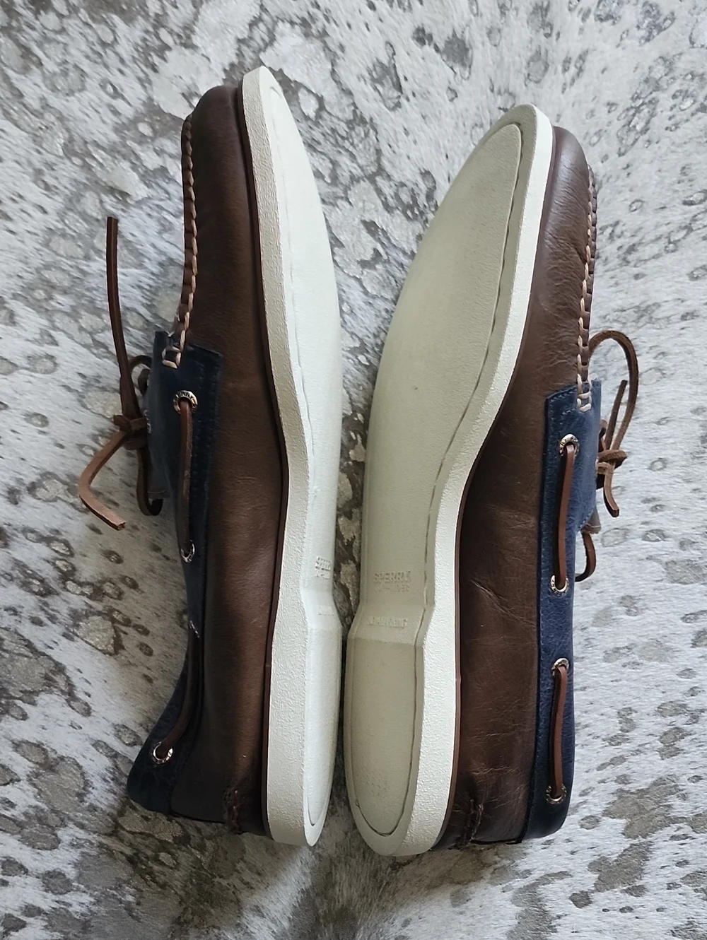 Sperry gold karat