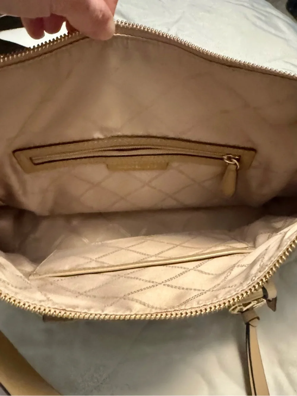 Michael Kors classic michael