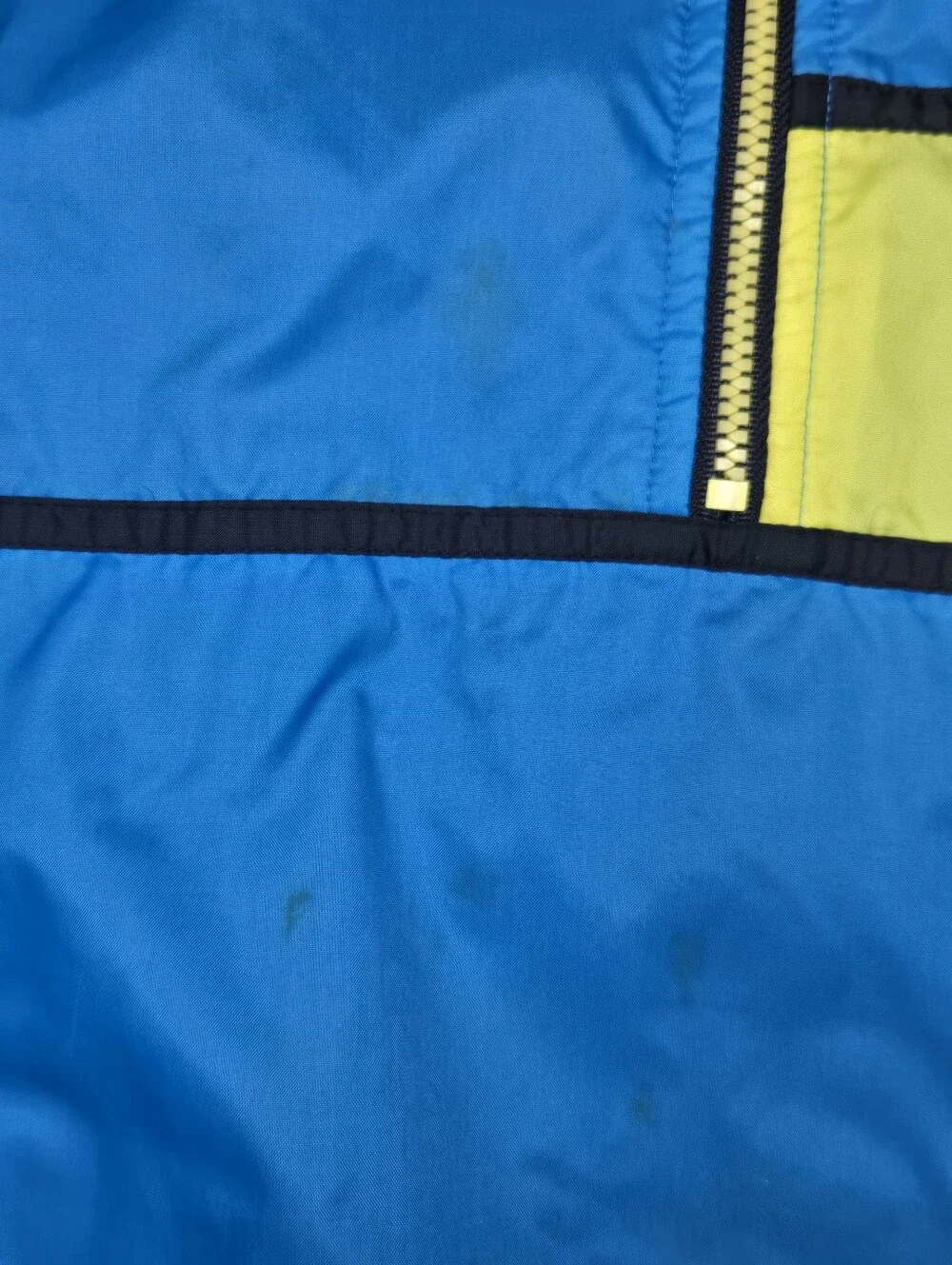 Vintahe Nike Blue Windbreaker with Lime Accents