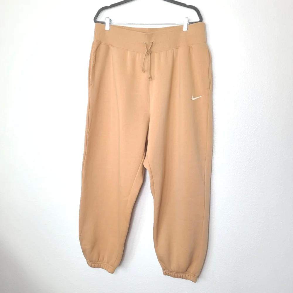 Nike sportswear phoenix