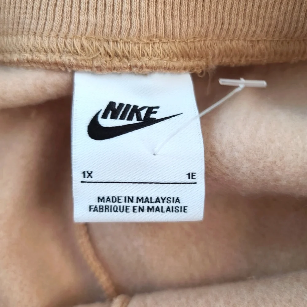 Nike sportswear phoenix