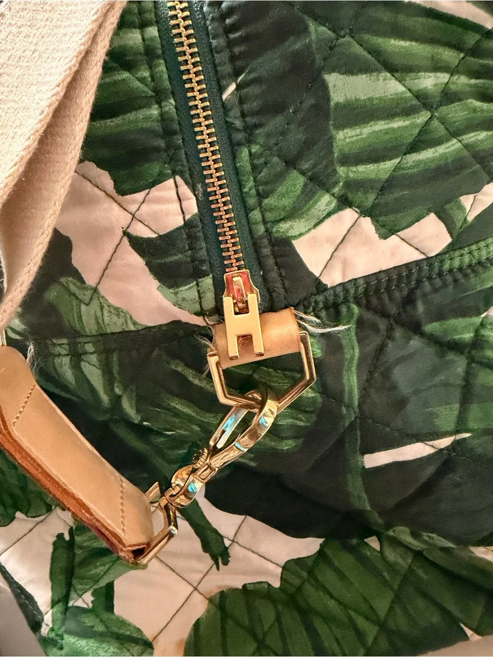 India Hicks stains trip