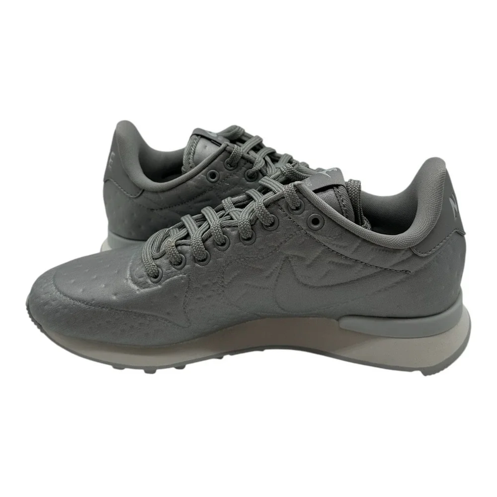 Nike Women's Athletic Shoes Gray