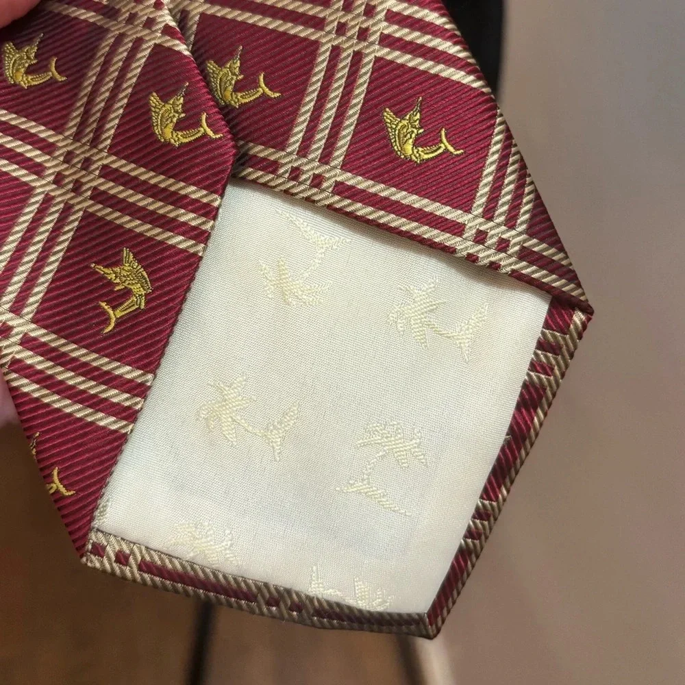 Tommy Bahama questions leave